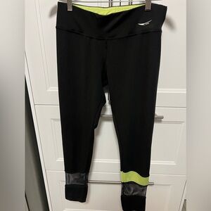 5- Black w/yellow leggings